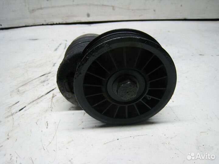 Натяжитель ремня генератора 028903315M Фольксваген