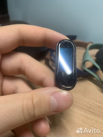 Часы ми бенд 4