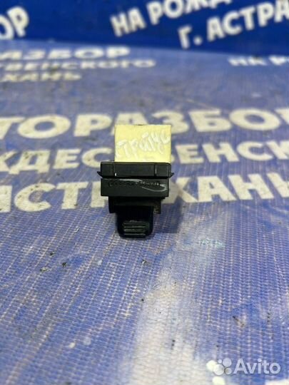 Кнопка стеклоподъемника Dodge Stratus седан 2001