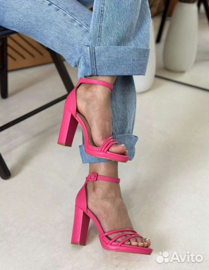 Босоножки женские