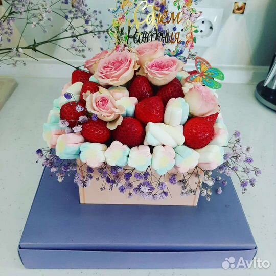 Съедобные сладкий букет в коробке с подсветкой