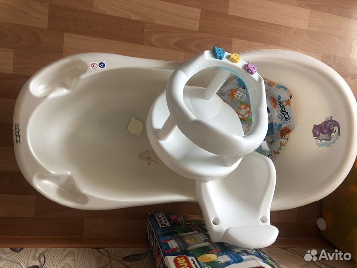 Ванна для купания, горка, стульчик и круг на шею