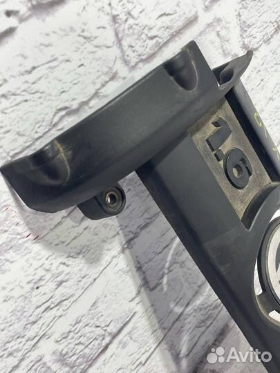 Накладка декоративная двигателя 03C103925L