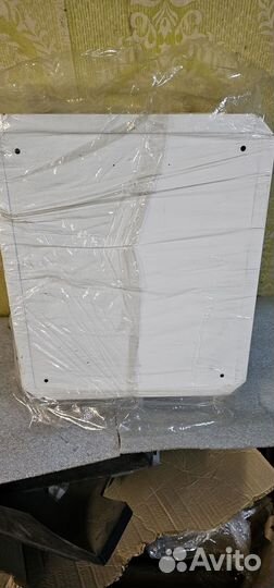 Аптечка настенная металлическая