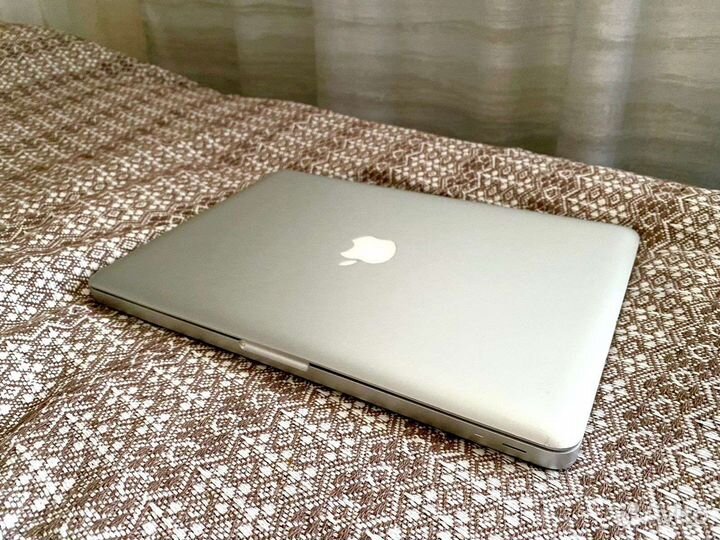 Надёжный, стильный MacBook Pro 13