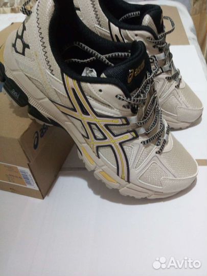 Кросовки, Asics