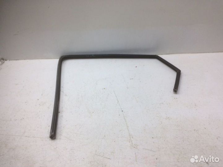 Уплотнитель стекла двери задний правый Kia Ceed JD