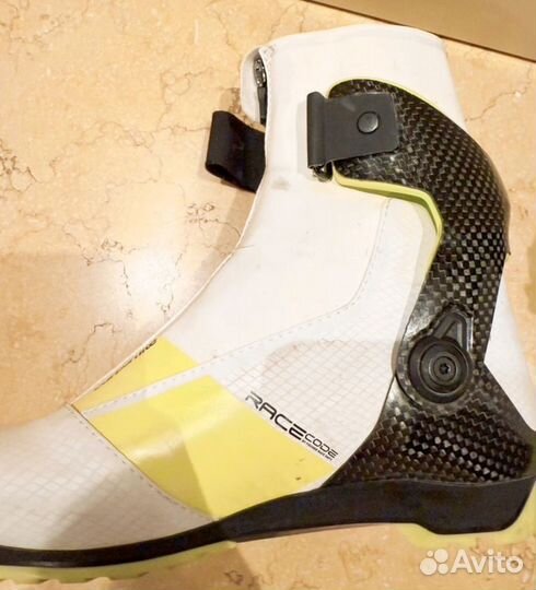 Лыжные ботинки fischer carbonlite skate