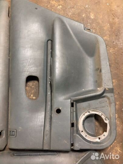 Дверные карты комплект на renault safrane 1