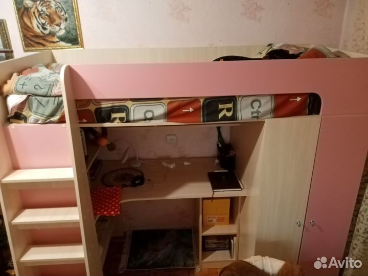 Кровать чердак со столом бу