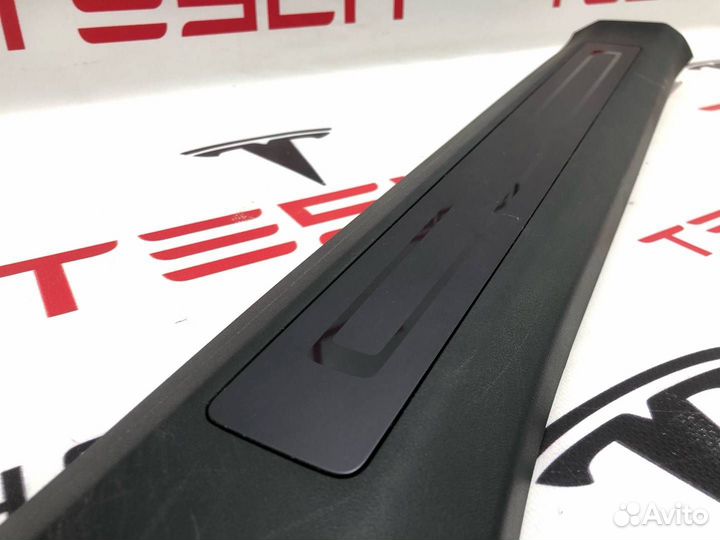 Накладка дверного порога Tesla Model X 2019