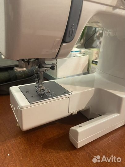 Швейная машина janome
