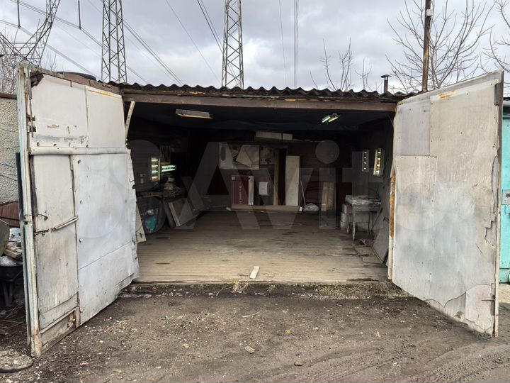 Гараж, > 30 м²