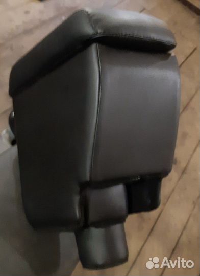 Подлокотник от киа-рио 4 кузов