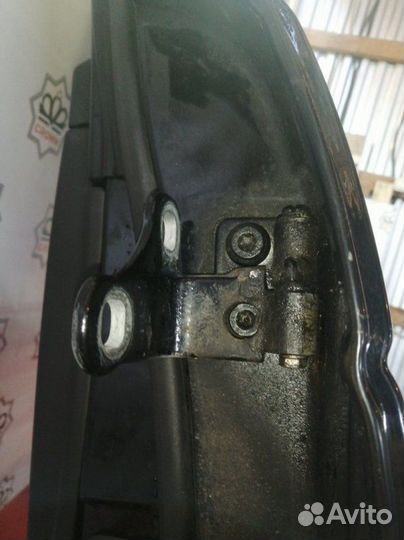 Петля двери задняя левая Land Rover Range Rover AJ