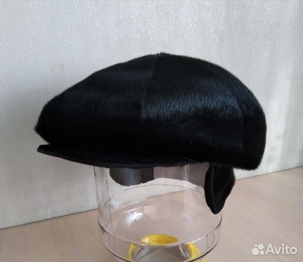Меховая мужская кепка Отдам за