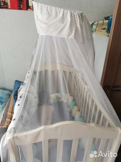 Балдахин и держатель в детскую кроватку
