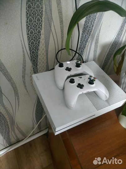 Xbox one s 1tb a