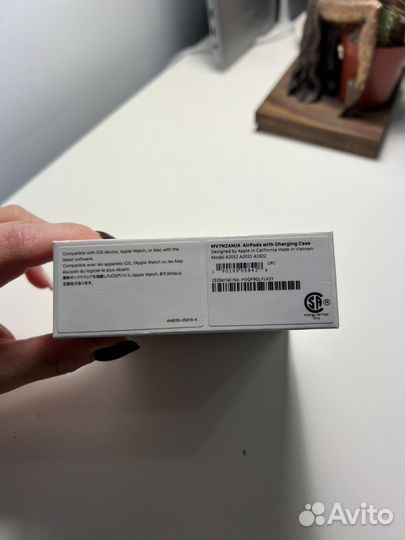 Беспроводные наушники apple airpods 2 левое