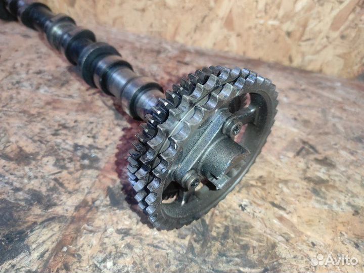 Распредвал правый Mercedes Vito W639 3.0 OM642