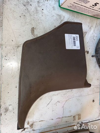 Обшивка стойки салона передняя правая Toyota Land