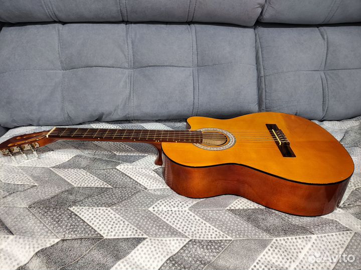 Классическая гитара Renome