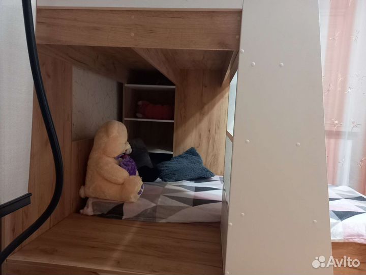 Двухъярусная кровать со шкафом, полками и ящиком