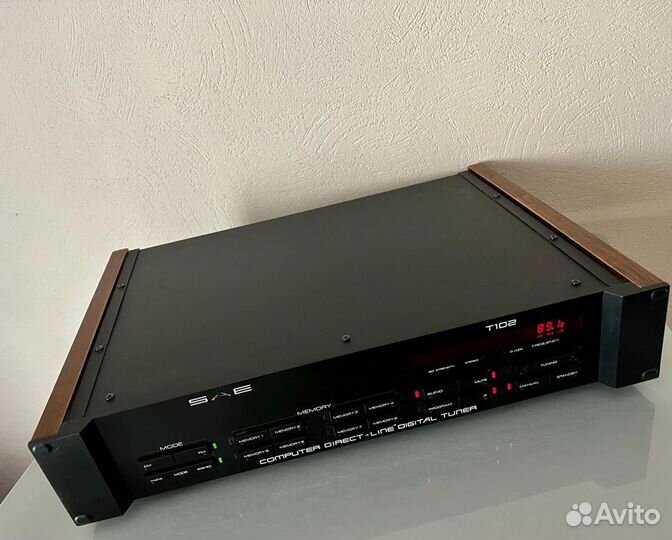 SAE FM tuner