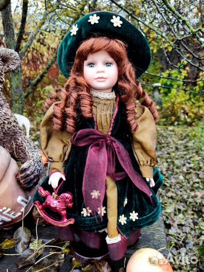 Кукла фарфоровая коллекционная