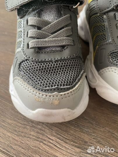 Кроссовки детские 23 размер