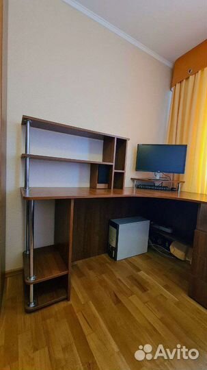 Угловой компьютерный, школьный, письменный стол