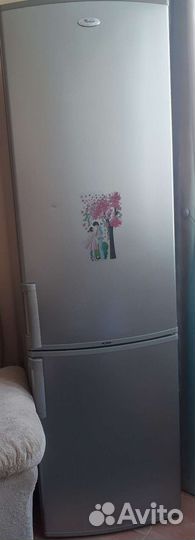 Холодильник бу Whirlpool