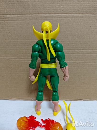 Фигурка Iron Fist из набора Marvel Legends Iron Fi