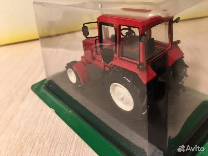 Модель трактора 1:43