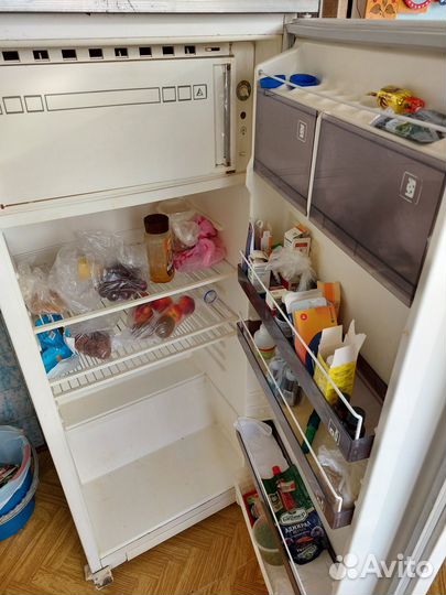 Продам холодильник Полюс