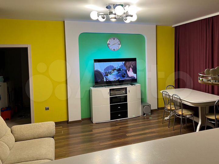 2-к. квартира, 81,6 м², 2/5 эт.