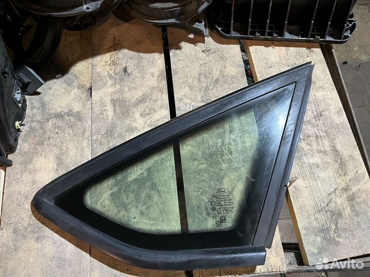 Форточка правая хэтчбек форд фокус 3