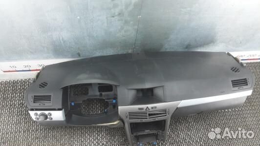 Панель приборов (торпедо) opel astra H (3BL16IS01)