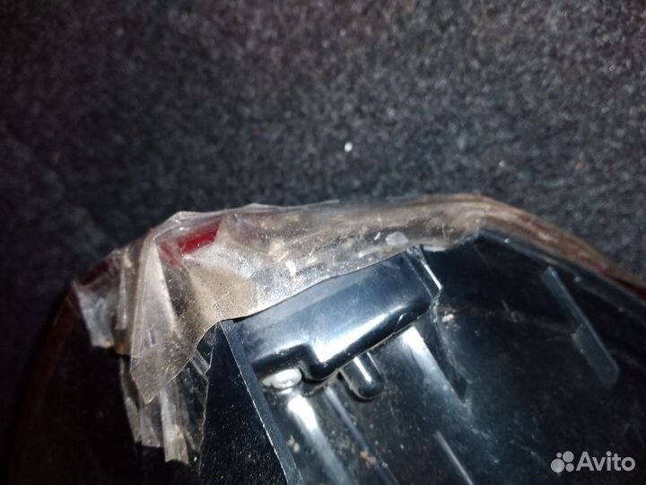 Задний правый фонарь