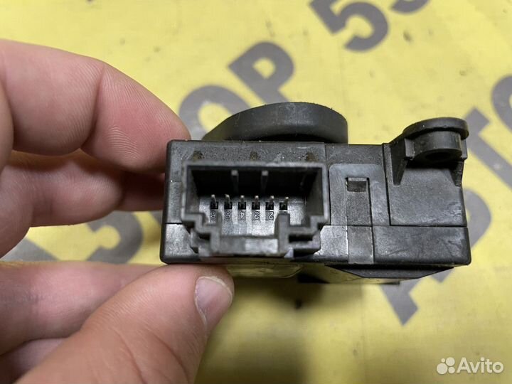 Моторчик заслонки отопителя Peugeot 308