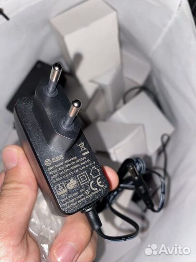 Блок питания 12В/1А (в наличии много)