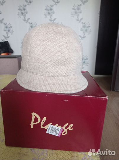 Шляпа женская (новая)