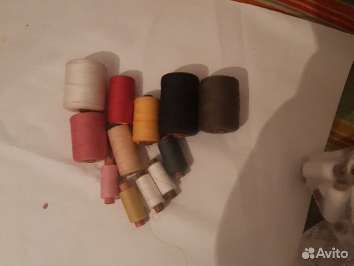 Нитки хб,капроновые,наперстки,замки