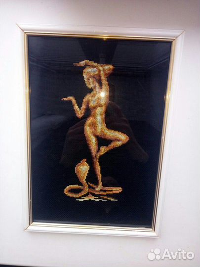 Картина вышитая