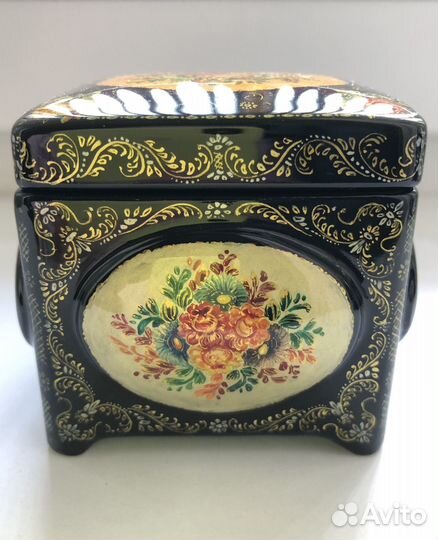 Шкатулка лаковая миниатюра