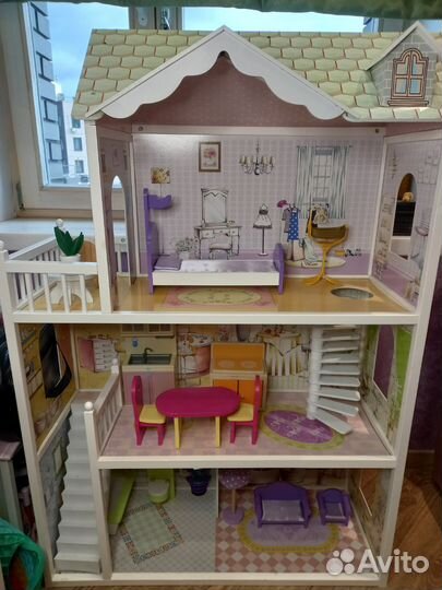 Кукольный домик с мебелью