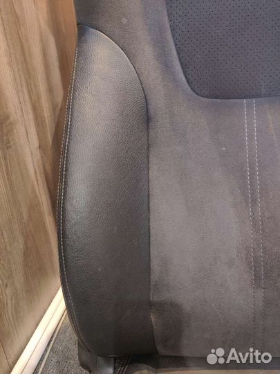 Сидение водителя STI GRB 2008