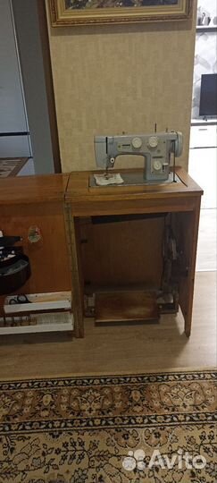 Швейная машина Подольск 142