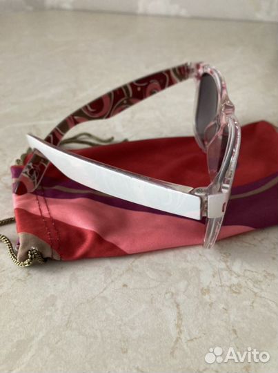 Солнцезащитные очки Mary Kay