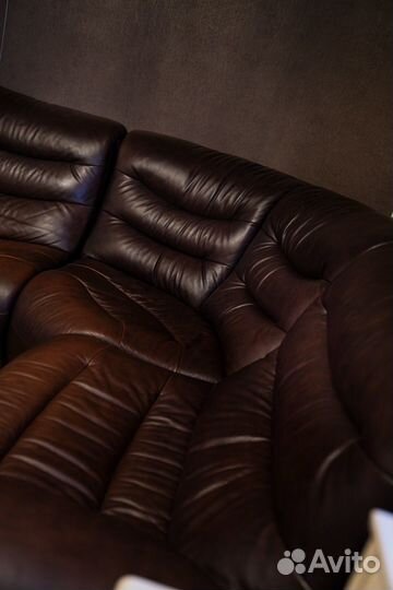 Кожаный угловой диван бу